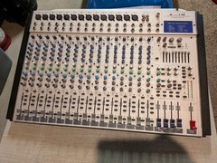 Alto Professional L20 20 Channel 4-Bus Live Audio Mixer with DSP Effects L-20