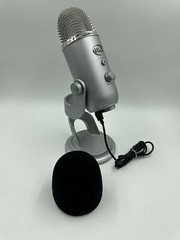 Blue Yeti Professional Multi-Pattern USB Condenser Microphone Silver