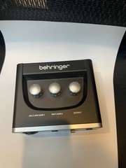 Used Behringer U-PHORIA UM2 Single Channel Audio Interface – Black – Tested