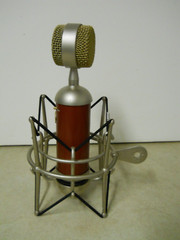 Blue Microphones RED Spark SL Large-diaphragm Condenser Microphone & Shock Mount