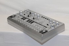 Behringer TD-3-BB Analog Bass Line Desktop Synthesizer w/ Sequencer, USB, RS
