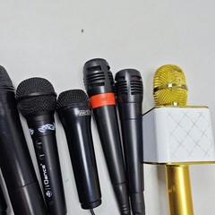 Lot of 10 Mixed Microphones – Untested, Various Models & Colors