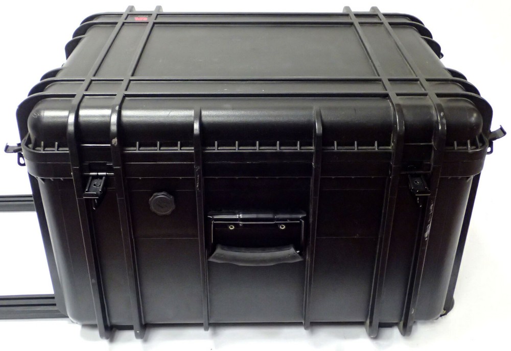 UNDERWATER KINETICS 1422 TRANSIT CASE w/ WHEELS HANDLE & PRE-CUT PLUCK FOAM