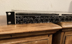 Behringer MDX2600 Composer Pro-XL 2-Channel Vocal Compressor Dynamics Processor