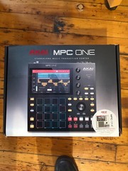 Akai Professional MPC ONE Retro Edition Standalone + 64GB SD Card + 3.5mm Cable