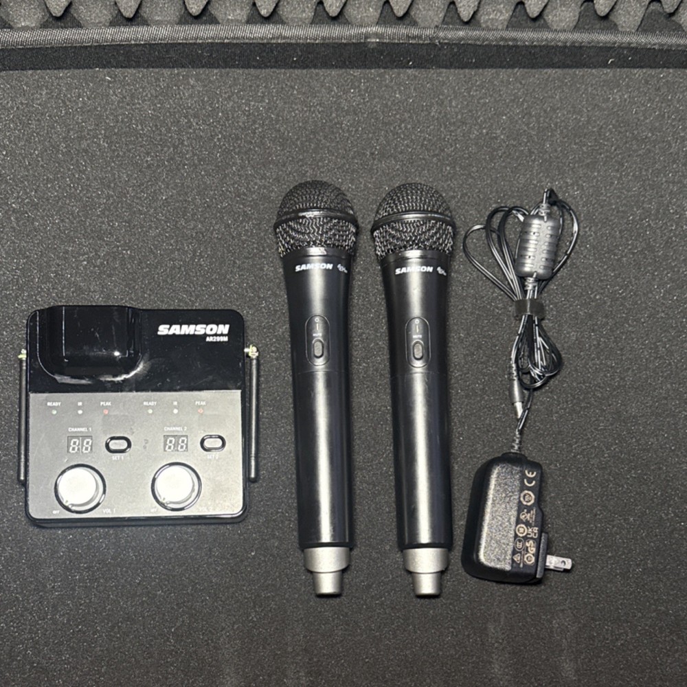 Samson Concert 288m Dual-Channel Wireless Handheld Microphone System