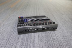 Zoom LiveTrak L-20 Digital Recording/Mixing Console