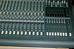 MACKIE 32-8-2, 8 BUSS MIXING CONSOLE AND E-24 EXP CONSOLE IN GOOD CONDITION