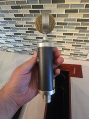 Blue Microphones Baby Bottle SL Large Diaphragm Condenser Mic In Wooden Box