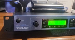 TC Helicon Voiceworks Multi Effects Harmonizer & 3 Button Footswitch