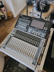 PreSonus StudioLive 32SC 32-Channel Digital Mixer 16-Bus Touchscreen Console