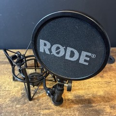 Rode SM6 Shock Mount with Detachable Pop Filter Black