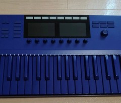 KOMPLETE KONTROL S49 MK2 PURPLE LIMITED EDITION