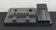 Roland GR-20 Guitar Synthesiser Floor Board / Pedal unit – 100V