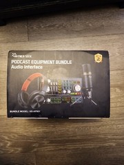 Hayner Seek Podcast Equipment Bunble Audio Interface