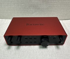 Focusrite Scarlett 2i2 4th Gen Audio Interface / READ