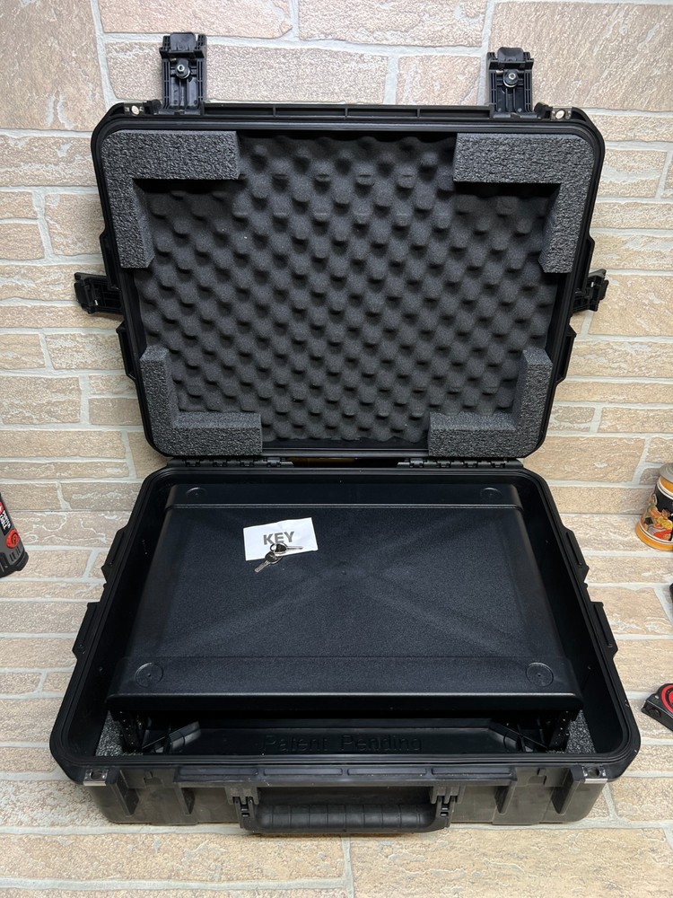 SKB 3i-2217M82U iseries Injection Molded Fly Rack 2U Case with Key