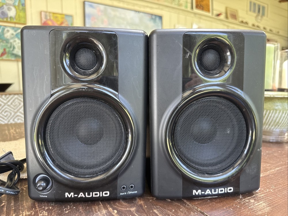 M-AUDIO AV 40 POWERED STUDIOPHILE STEREO SPEAKER MONITORS SET PAIR