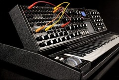 Moog Minimoog Voyager XL – Limited Edition Tolex ,keyboard BLACK //ARMENS//