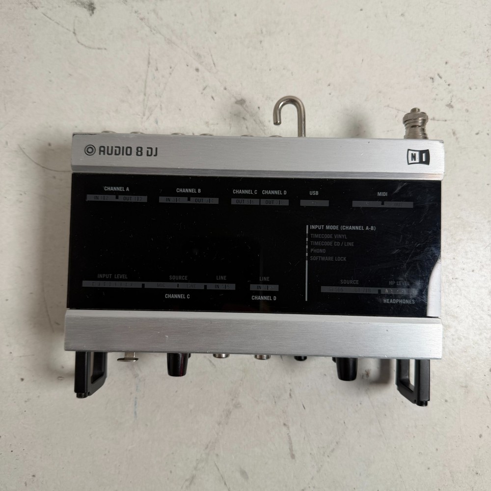 Native Instruments Audio 8 DJ Black Silver 24-Bit High-End Audio Interface