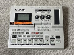 YAMAHA SU200 Sampling Unit 8 Pad Sampler Loop Remix Effects w/Box Manual Tested