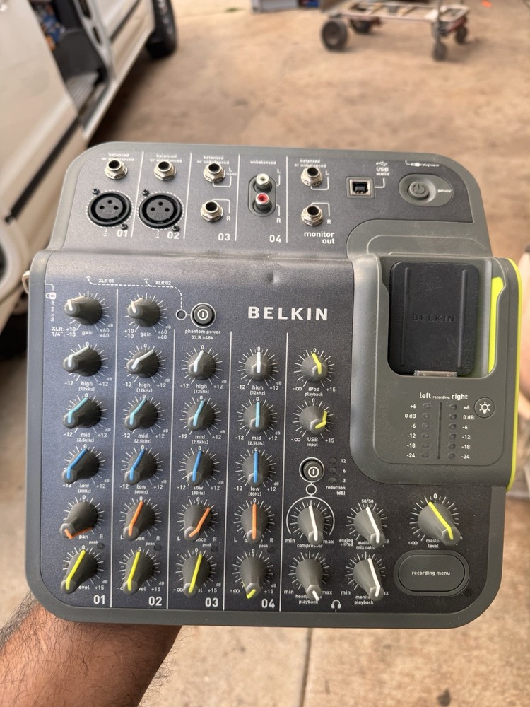 Belkin TuneStudio Digital Mixer Recording and Mix Ipod 4 Channel F8Z109