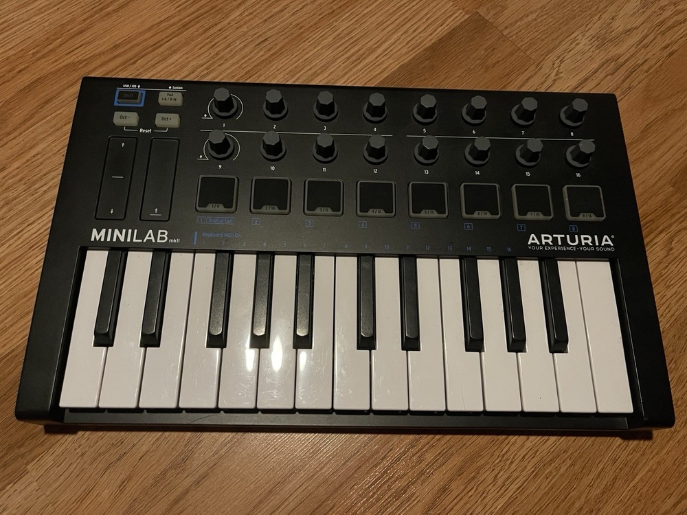Arturia MiniLab MKII 25-Key Midi Controller
