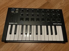 Arturia MiniLab MKII 25-Key Midi Controller