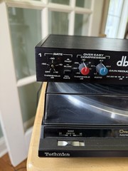 DBX 166 Over Easy Compressor with Gate and Peakstop Gain Reduction