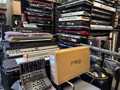 Moog Messenger 32-Key Monophonic Synth keyboard in box ARMENS