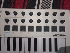 Arturia MiniLab MKII – USB MIDI Keyboard Controller