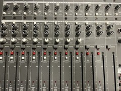 Crest HP 8 Analogue Mixing Console