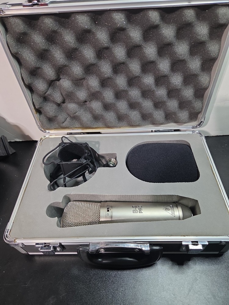 Behringer B-2 Pro Dual-Large-Diaphragm Multipattern Condenser Microphone