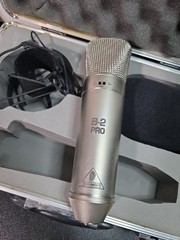 Behringer B-2 Pro Dual-Large-Diaphragm Multipattern Condenser Microphone