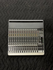 Mackie 1604-VLZ3 16-Channel Mixing Console
