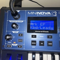 Novation MiniNova 37-Key Synthesizer Vocoder w/accessories (READ DESCRIPTION)