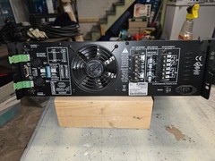QSC ISA 300Ti POWER AMPLIFIER