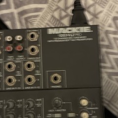 Mackie 1202-VLZ Pro 12-Channel Analog Desktop Mixer 4 Mic Phantom 2-Bus EQ