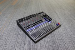 Zoom LiveTrak L-20 Digital Recording/Mixing Console