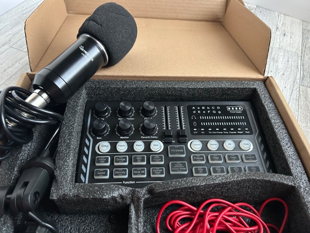 Hayner-Seek Sound Console Model P2 Podcast Equipment Bundle