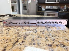 dbx 286s Microphone Preamp Channel Strip Processor w/ Compression & De-Esser