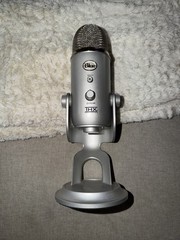 Blue Microphones Yeti Ultimate USB Microphone for Professional Recording