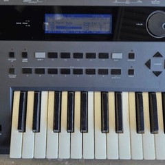 Roland DJ-70 Vintage 90’s Sampling Workstation/Keyboard 117V 24W Made In Italy