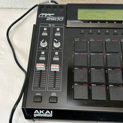 Akai Professional MPC2500 Music Production Center Unisex OS Black 128MB RAM