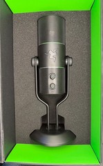 Razer Siren Microphone Condensor Streaming Mic RZ05-01270100-R3U1 – Black/Green