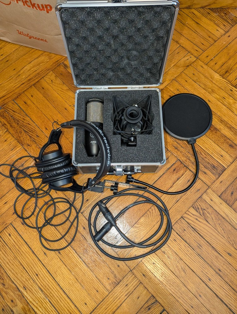 AKG P220 Microphone Bundle w/ Shock Mount, Pop Filter, Headphones, Cable &Screen