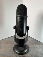 Blue Yeti Professional Multi-Pattern USB Condenser Microphone
