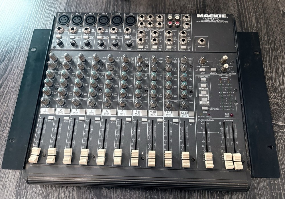 Mackie 1402-VLZ Pro 14-Channel Mic/Line Mixer with Premium XDR Mic Preamplifiers