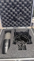 AKG P220 Large Diaphragm Cardioid Condenser Mic, Shock Mount, 155 dB