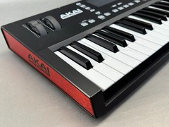 Akai Advance 61 Professional MIDI Keyboard Controller w/ 61 Semi-Weighted Keys
